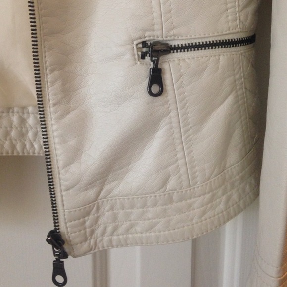 Jacket - Picture 2 of 3