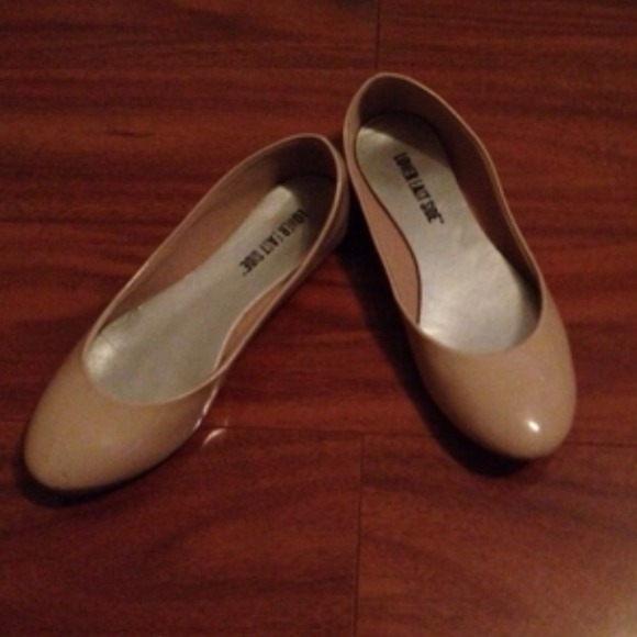 Fabulous Nude color Flats