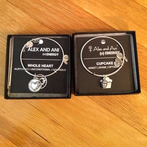 Sold in Bundle⭐️2 Alex & Ani's