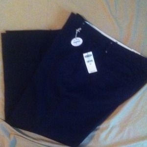 Black Old Navy capris