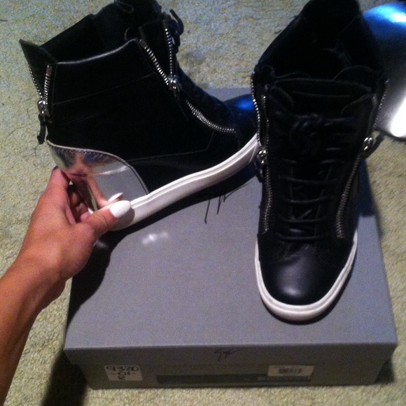 SOLD⚫️Black Giuseppe Wedge