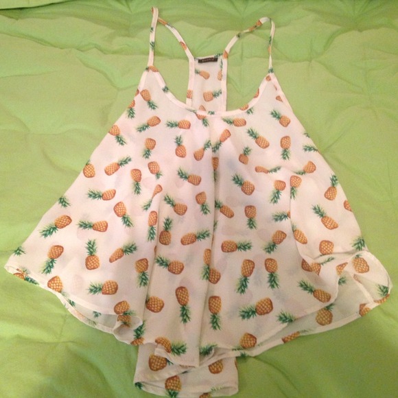 🚫SOLD🚫NWOT Flowy Pineapple Tank!