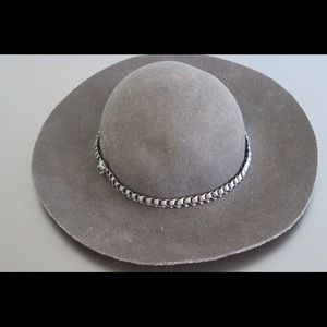 Black Floppy Hat 👑