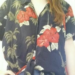 🚫SOLD🚫 Hawaiian tropical vintage button up shirt