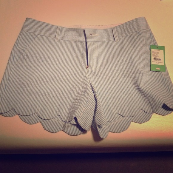 NWT Lilly Pulitzer scalloped seersucker shorts