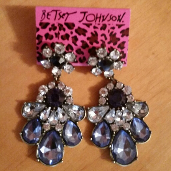 Betsey Johnson statement earrings!