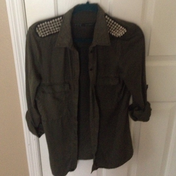 Zara spike shoulder army green top