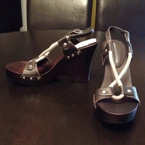 Brown wood wedge sandles