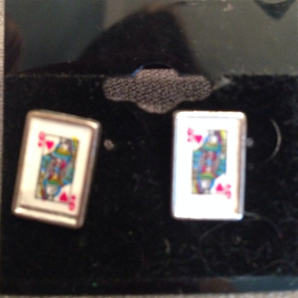 Queen of hearts earrings