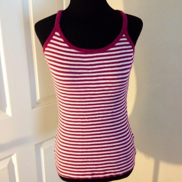 L.E.I. Raspberry & Cream Tank - Picture 3 of 4