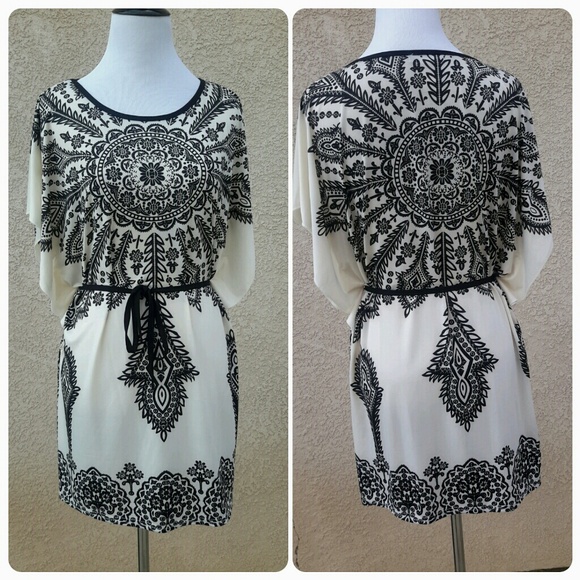 Black and Cream Belted Dress S\M