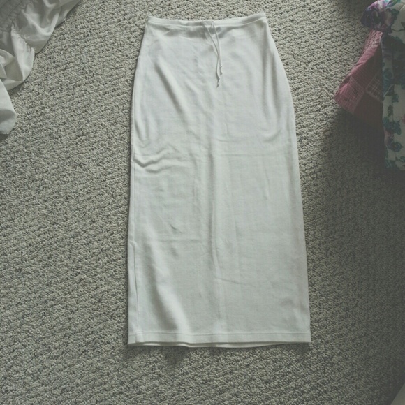 White maxi skirt (stretchy)