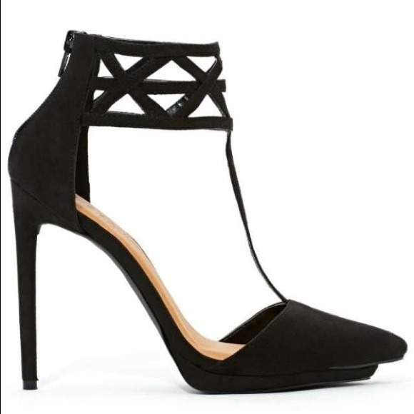 Shoe Cult Cage Match Pump