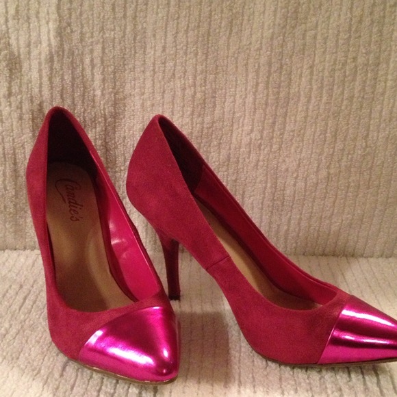 Candies fuchsia pumps
