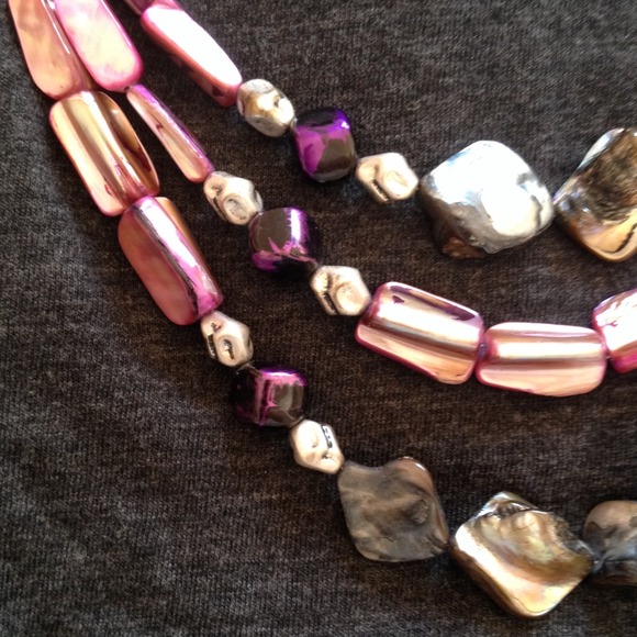 Purple and grey beaded necklace - Picture 3 of 3