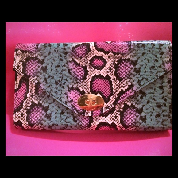 🐆Leopard Pink/Green/Yellow/Black Clutch🐆