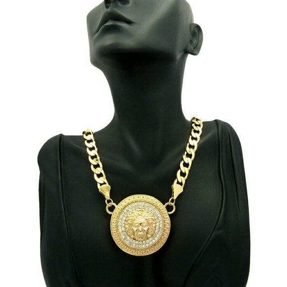 Gold Medusa Head Pendant Chain - Picture 2 of 3