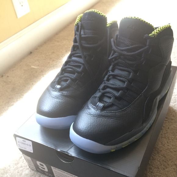 Air Jordan 10's (Venoms) - Picture 2 of 3