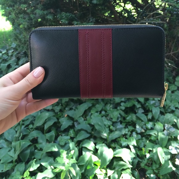 Tory Burch Robinson Stripe Continental Wallet - Picture 3 of 4