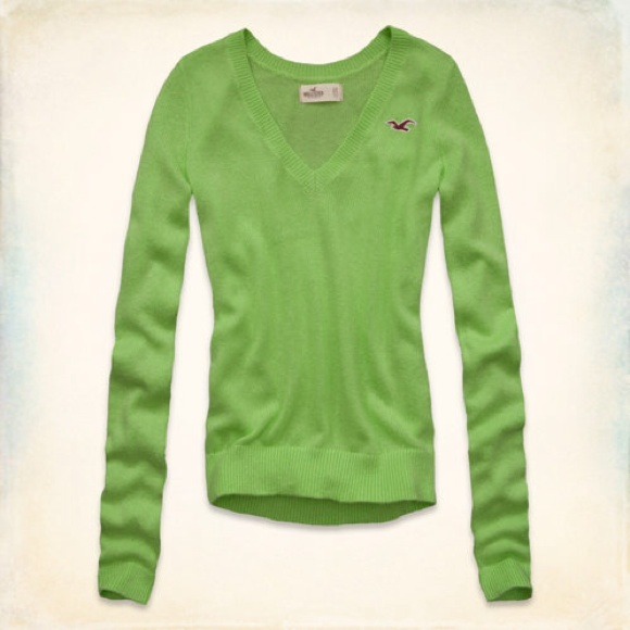 Hollister Green V Kneck - Picture 1 of 1