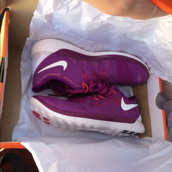 SOLD❗️Nike Free 5.0 Women Size 9