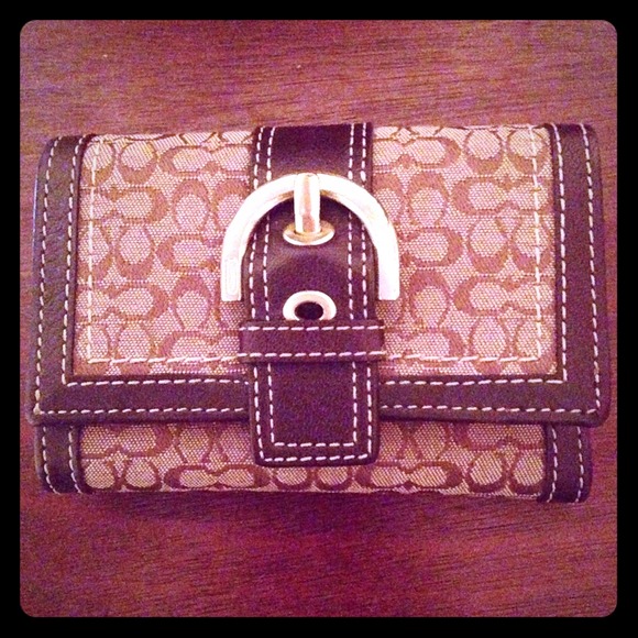 Coach Wallet - Picture 1 of 2