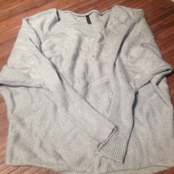 Light grey sweater