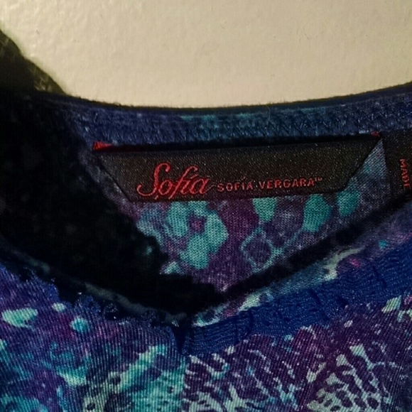 Sexy Sofia Vergara nightgown - Picture 2 of 4