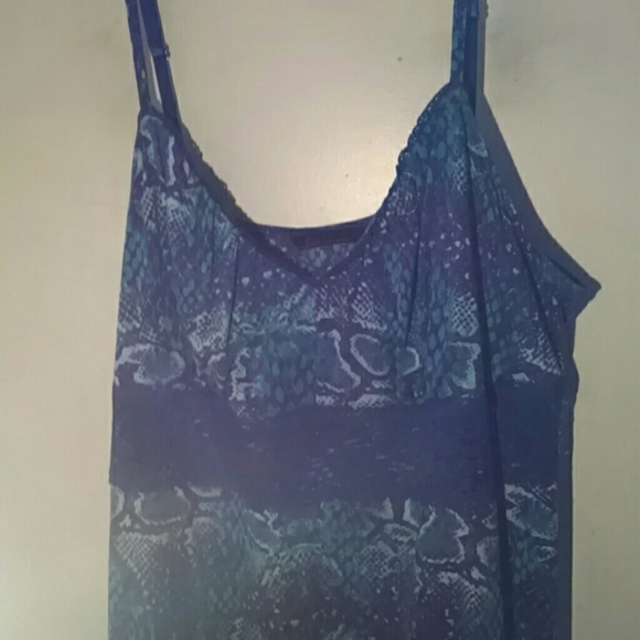 Sexy Sofia Vergara nightgown - Picture 3 of 4