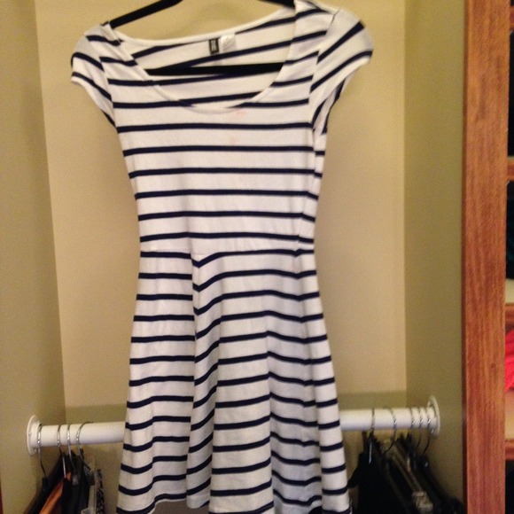Two dresses - Picture 2 of 3