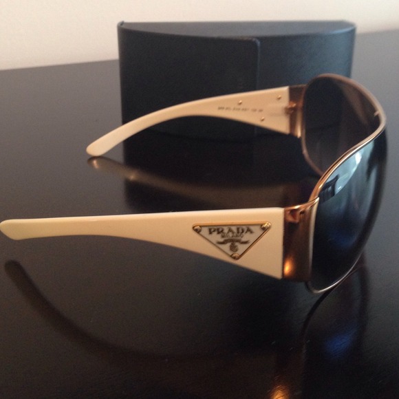 *SOLD ON EBAY* 100% Authentic Prada Sunglasses - Picture 2 of 3