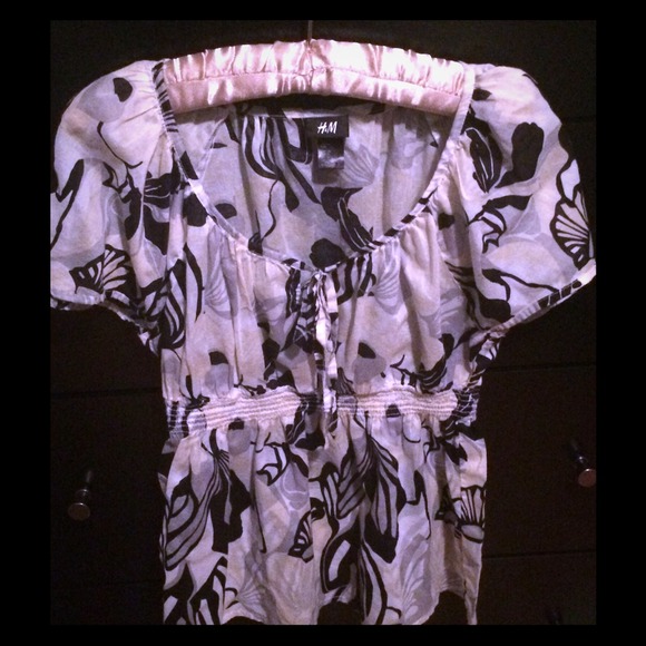 H&M short sleeve flowy top