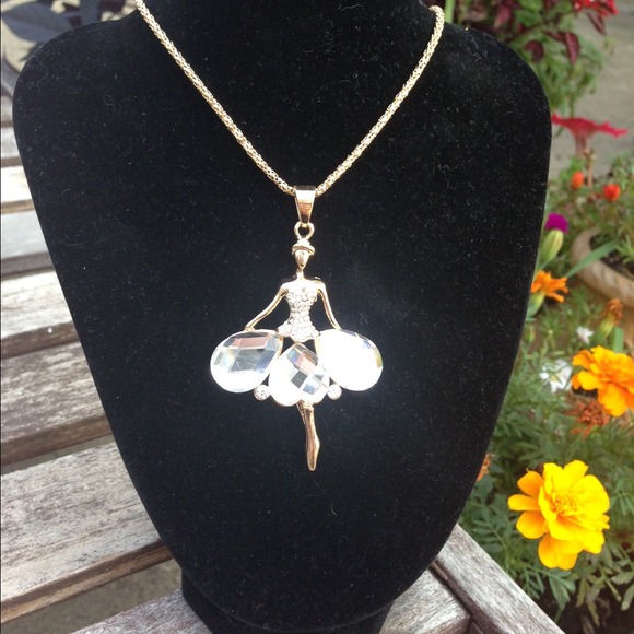 Jewelry - ⬇GORGEOUS BALLERINA NECKLACE❌SOLD❌