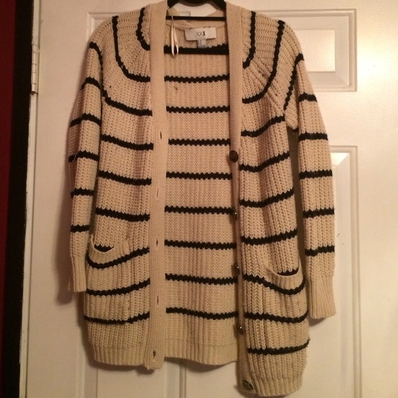 Knitted cardi