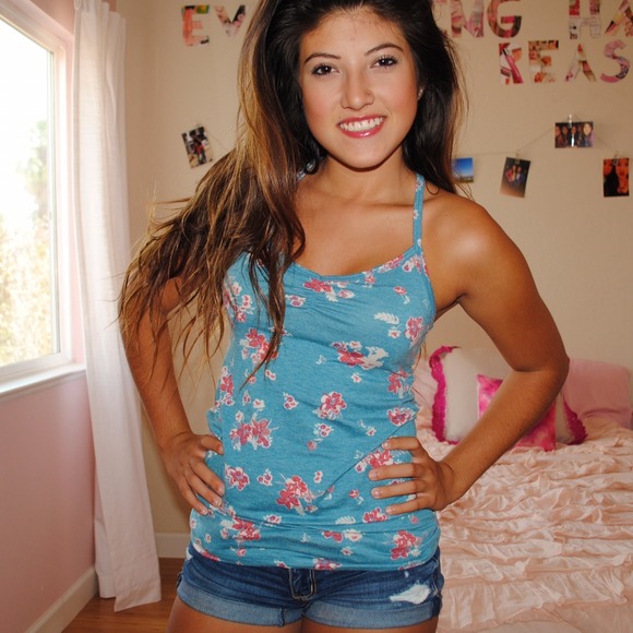 Floral Blue Razor-Back - Picture 2 of 3