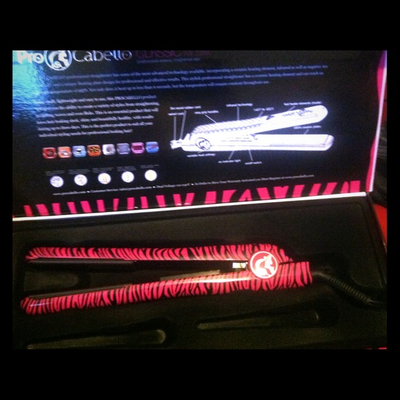 Pink zebra pro cabella hair straightener.