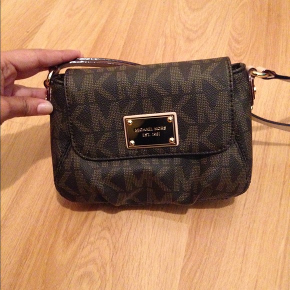❌SOLD❌Michael Kors Brown PVC Flap Crossbody - Picture 2 of 4