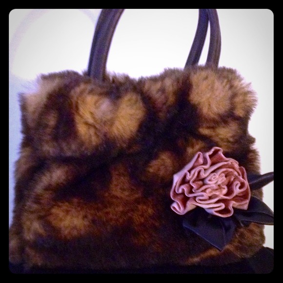 🌸NWOT Fur Handbag