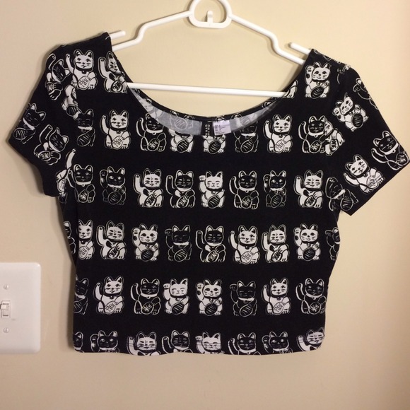 Lucky cat crop top