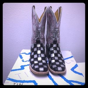 Women's Tin Haul square toe boots 7B