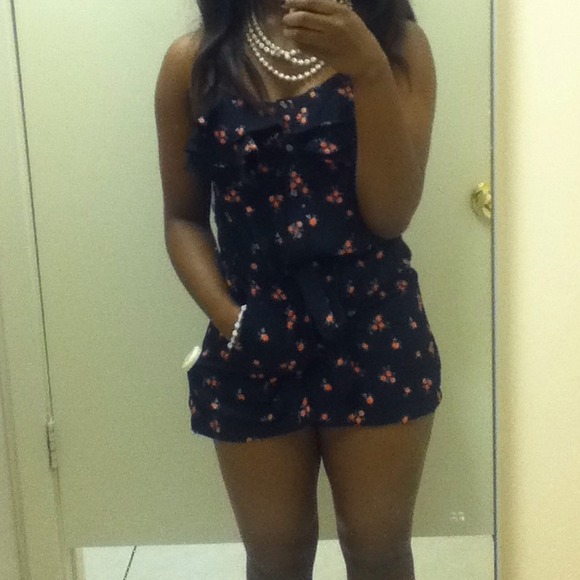 Romper - Picture 3 of 4