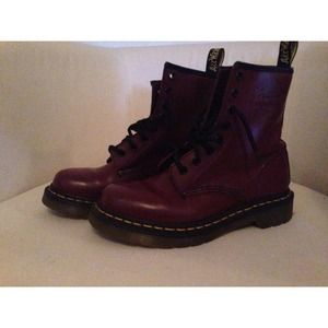 Dr. Martens doc martens smooth cherry red UK 4
