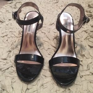 Steve Madden sandal