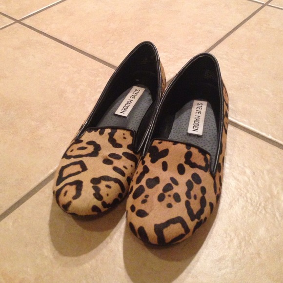 Steve Madden Leopard Flats