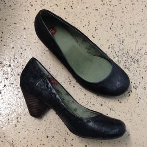 BC Footwear black heels