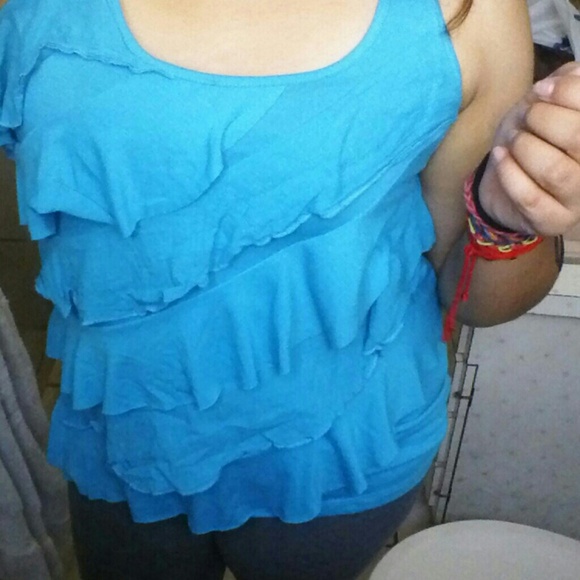 *Bundle* Blue ruffle top & 5 bracelets - Picture 3 of 4