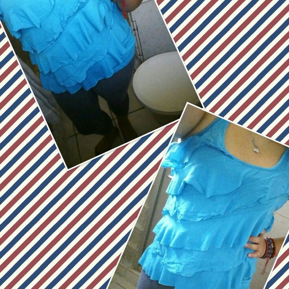 *Bundle* Blue ruffle top & 5 bracelets - Picture 4 of 4