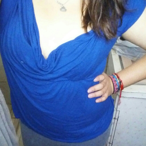 Blue top - Picture 3 of 4