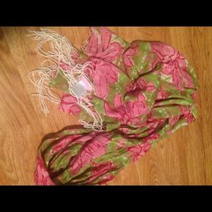 Lilly Pulitzer Murfee and luggage tag trade