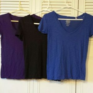 Group of three v neck shirt (willing to seperate)